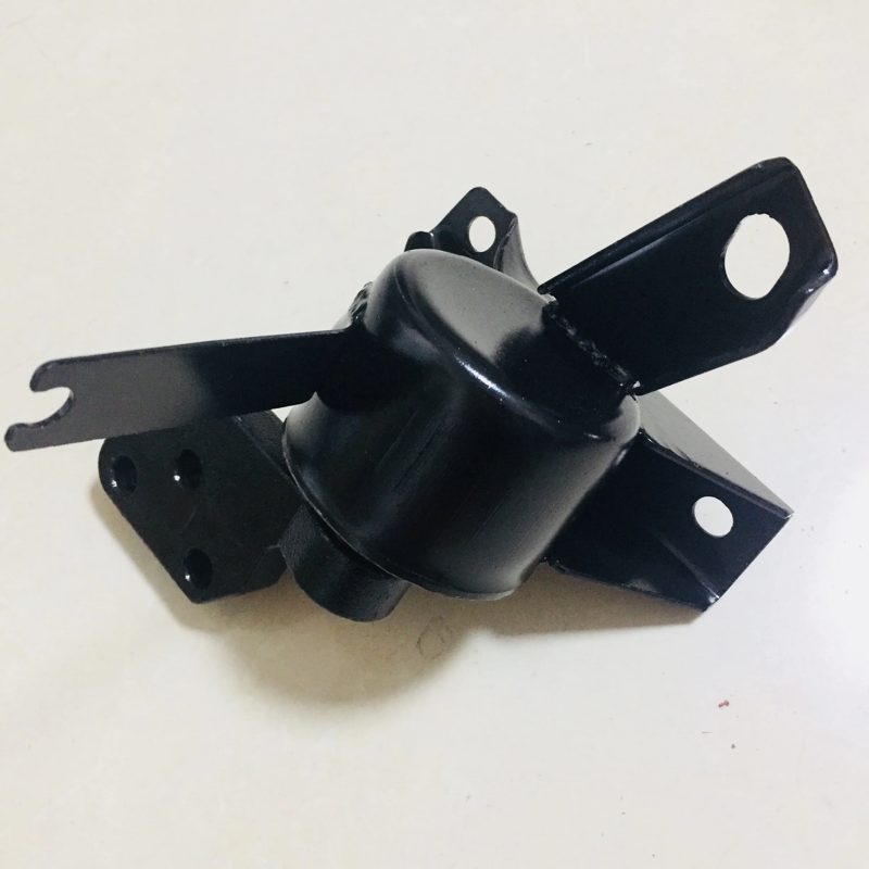 1001100u8020 Engine Mount Bracket for JAC J3 — photo 3