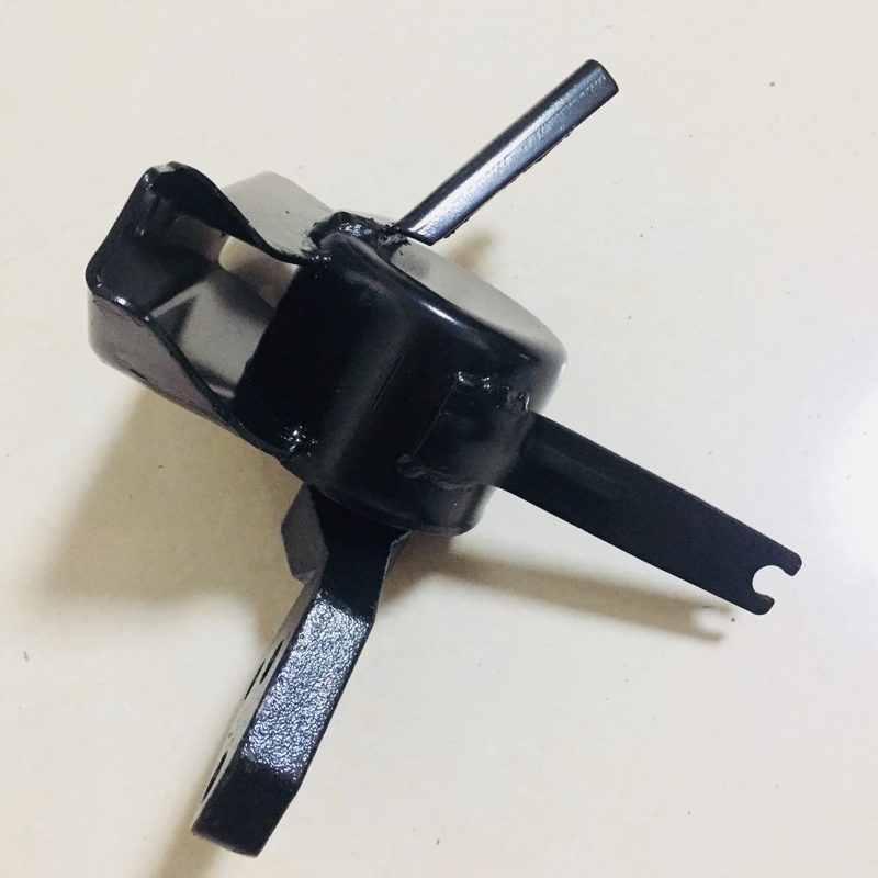 1001100u8020 Engine Mount Bracket for JAC J3 — photo 4