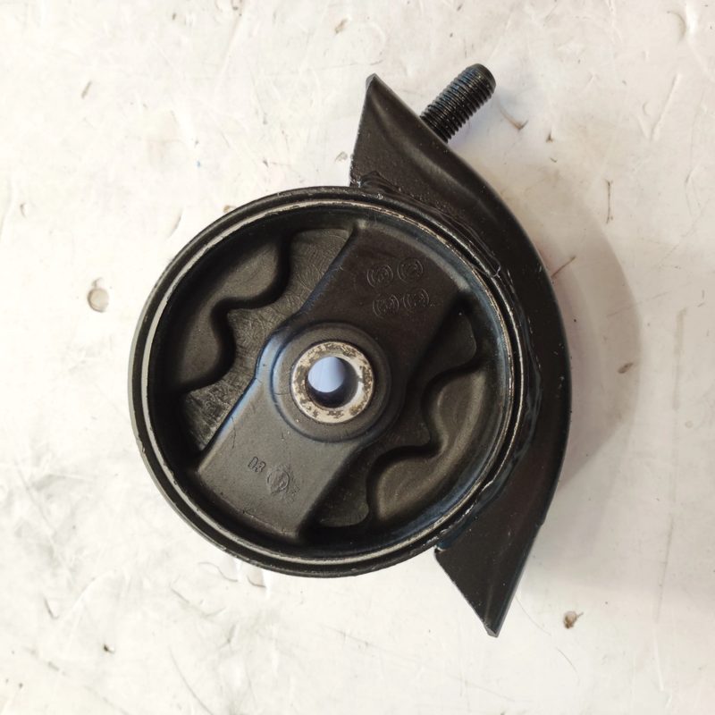 1001400u8020 Rear Engine Mount Bracket for JAC J3 A13 — photo 3