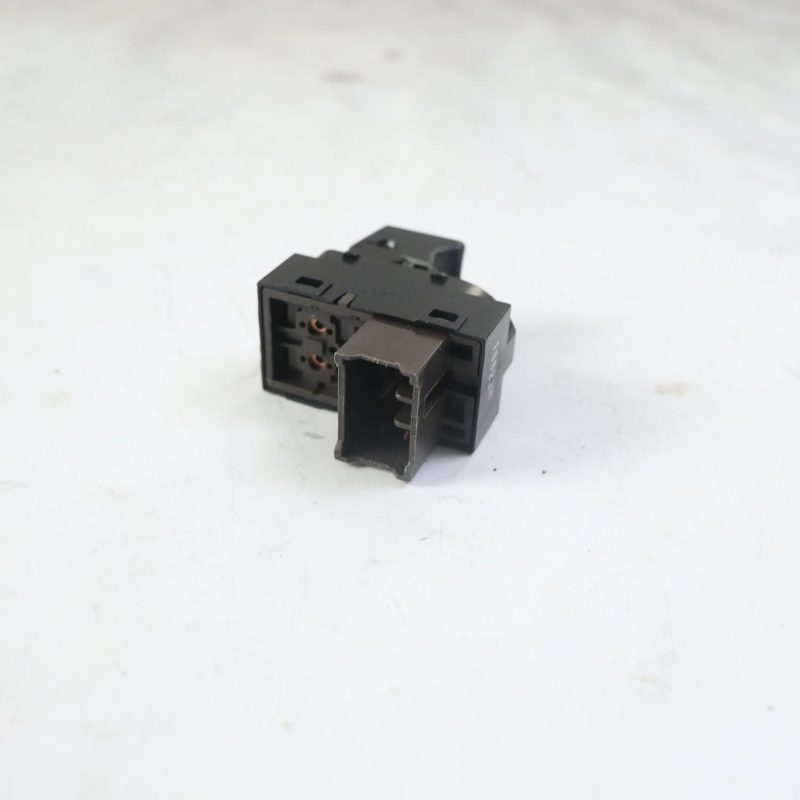 3750903U8010XZ Power Window Regulator Switch for JAC J3 A13 — photo 4