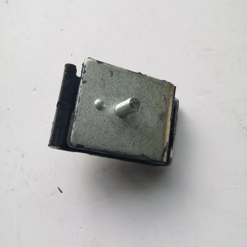 465Q Engine Mount for Hafei Minyi Changan Star Dongfeng K01 — photo 3