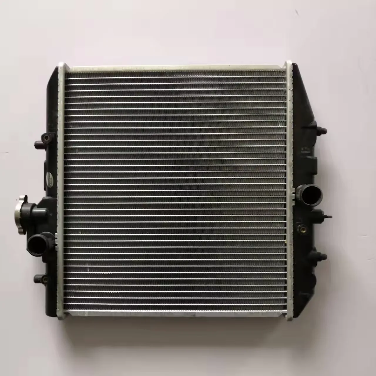 Auto Aluminium Radiator for Faw Xiali N3 F1