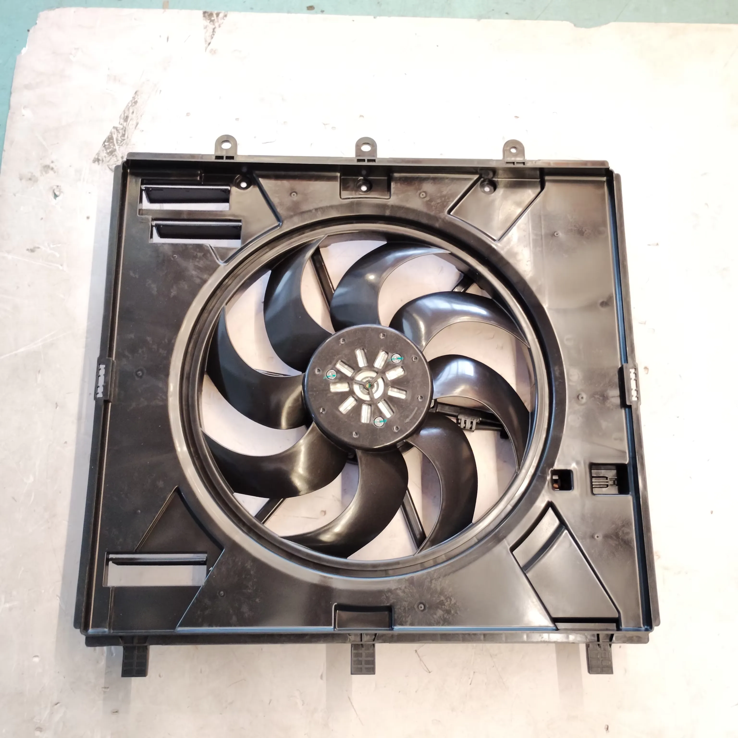 Auto Car Parts Radiator Cooling Fan for Maxus T60 OEM C00062894 product photo