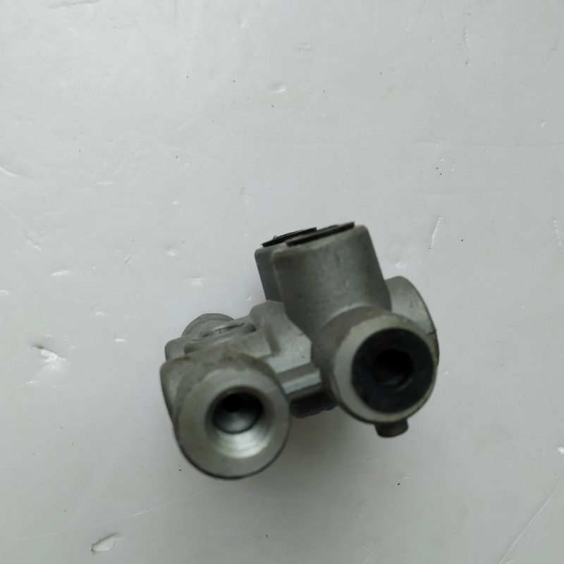 Auto Parts Brake Proportioning Valve for Chery QQ — photo 3