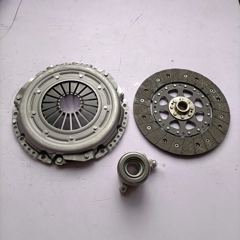 Auto Parts Clutch Kit Set for MG GT 2016 1.5L 15S4C Engine — photo 2