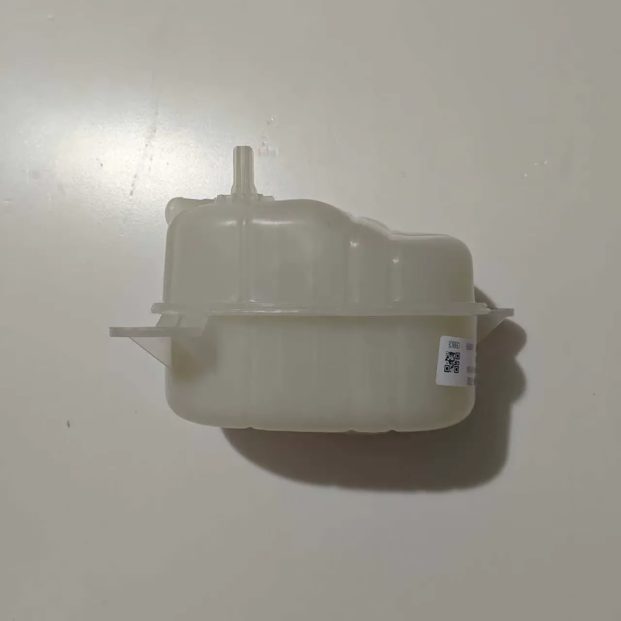 Auto Parts Coolant Reservoir Tank for Trumpchi GS4 2320004AAF0000 product photo