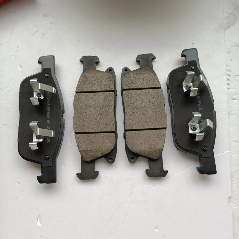 Auto Parts Front Brake Pads for CHANGAN CS95 Universal Car S401031-1001 — photo 3