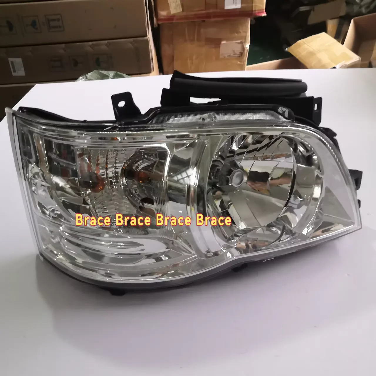Auto Parts Front Headlamp for Jinbei Haise H2