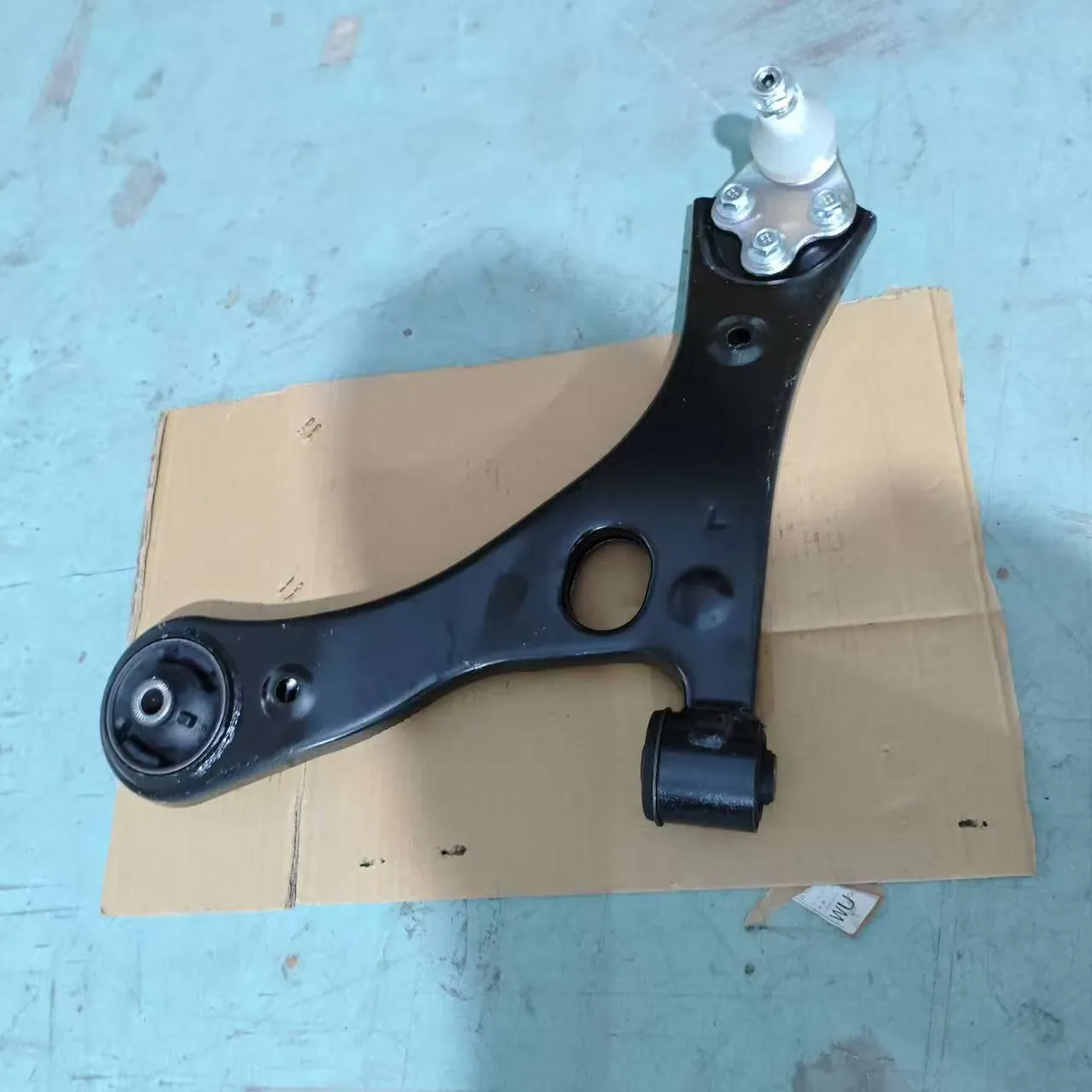 Auto Parts Lower Control Arm for New Trumpchi GS4 3610071CSV0000 3610072CSV0000