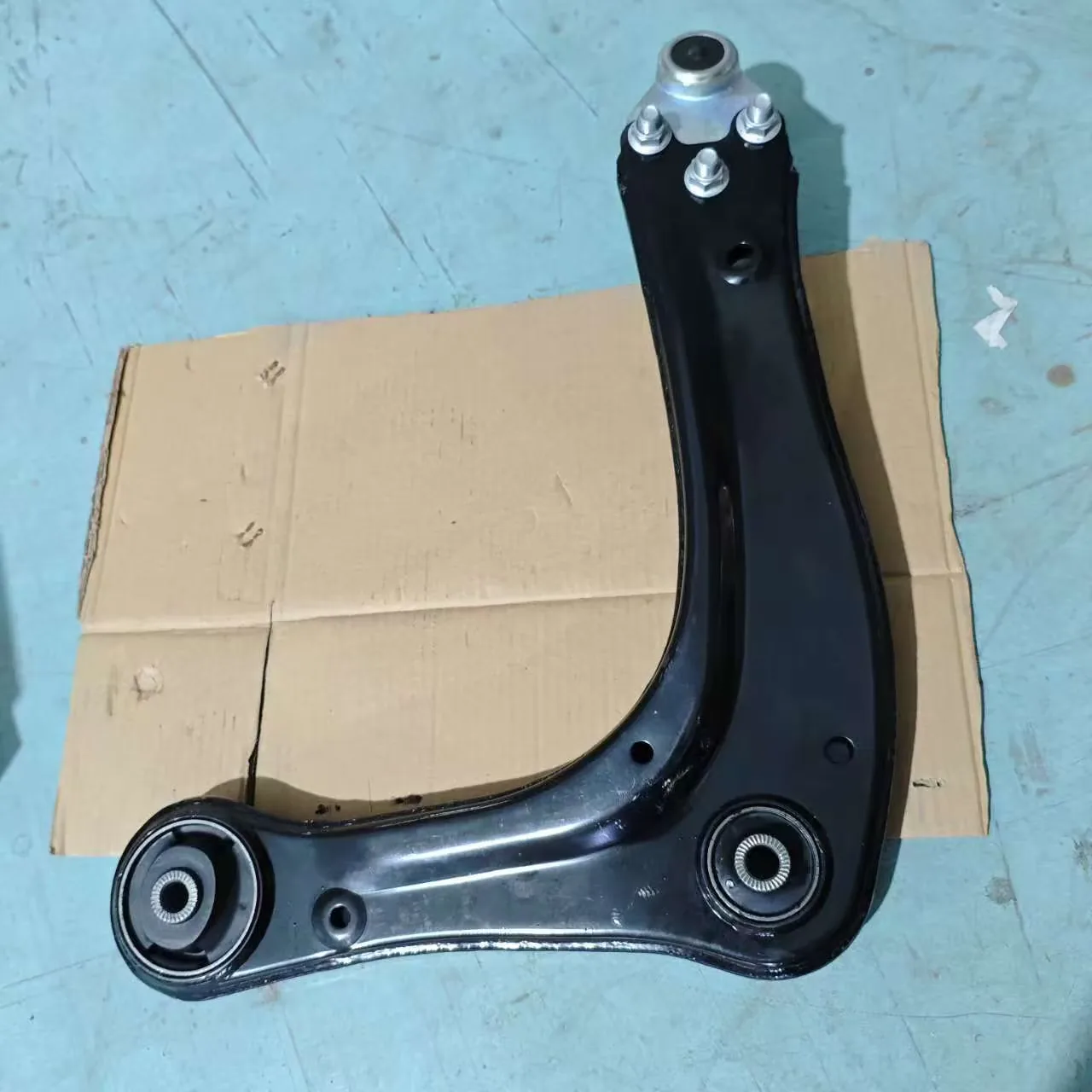 Auto Parts Lower Control Arm for Trumpchi GS4 3610072ASV0000 3610071ASV0000