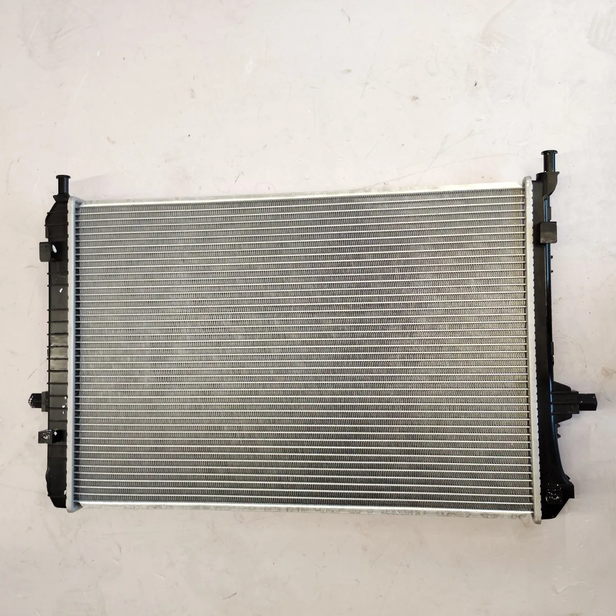 Radiador mecánico para Changan Chana CS35 1.6L 1301100BN01