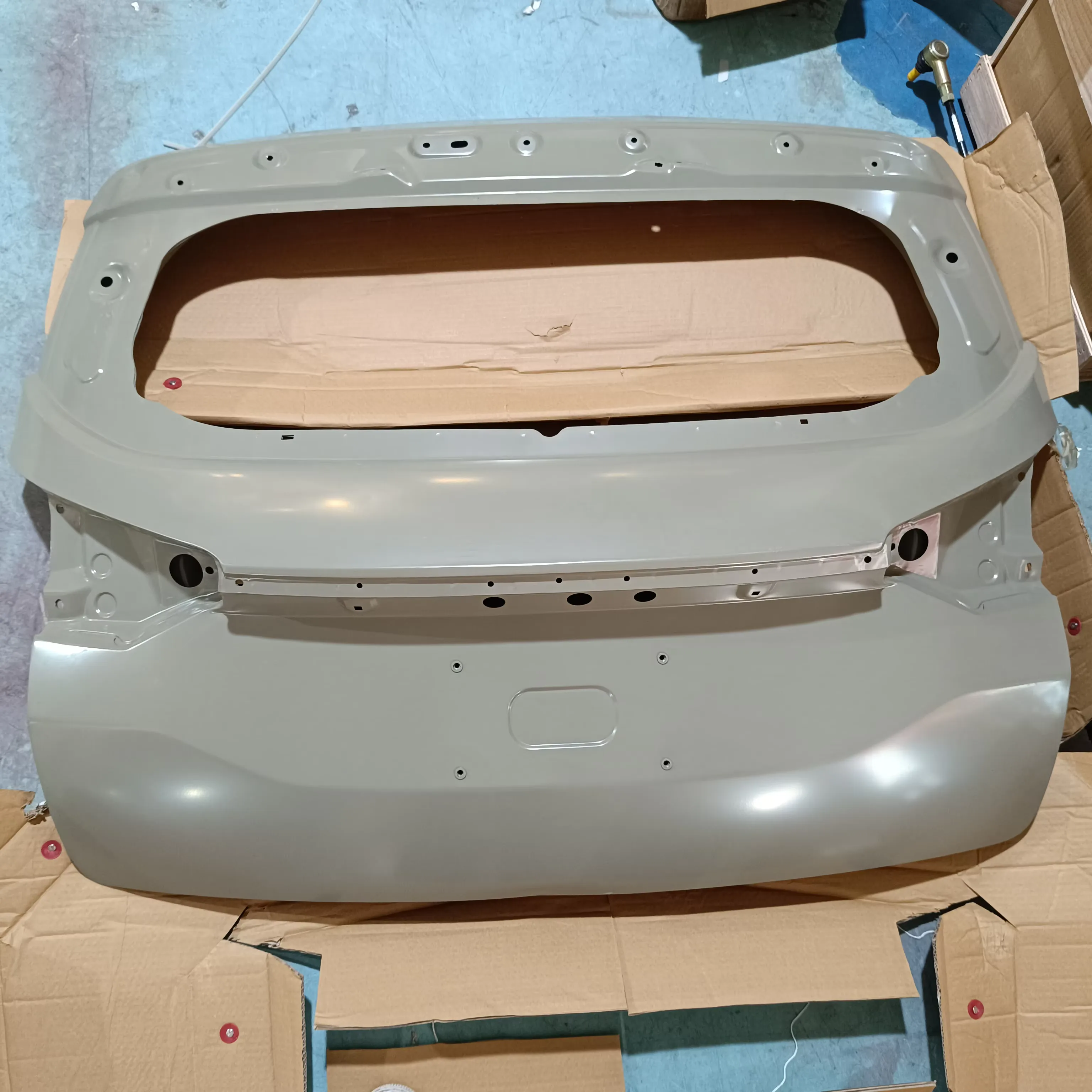 Auto Parts Tail  Door for Baic X35 product photo