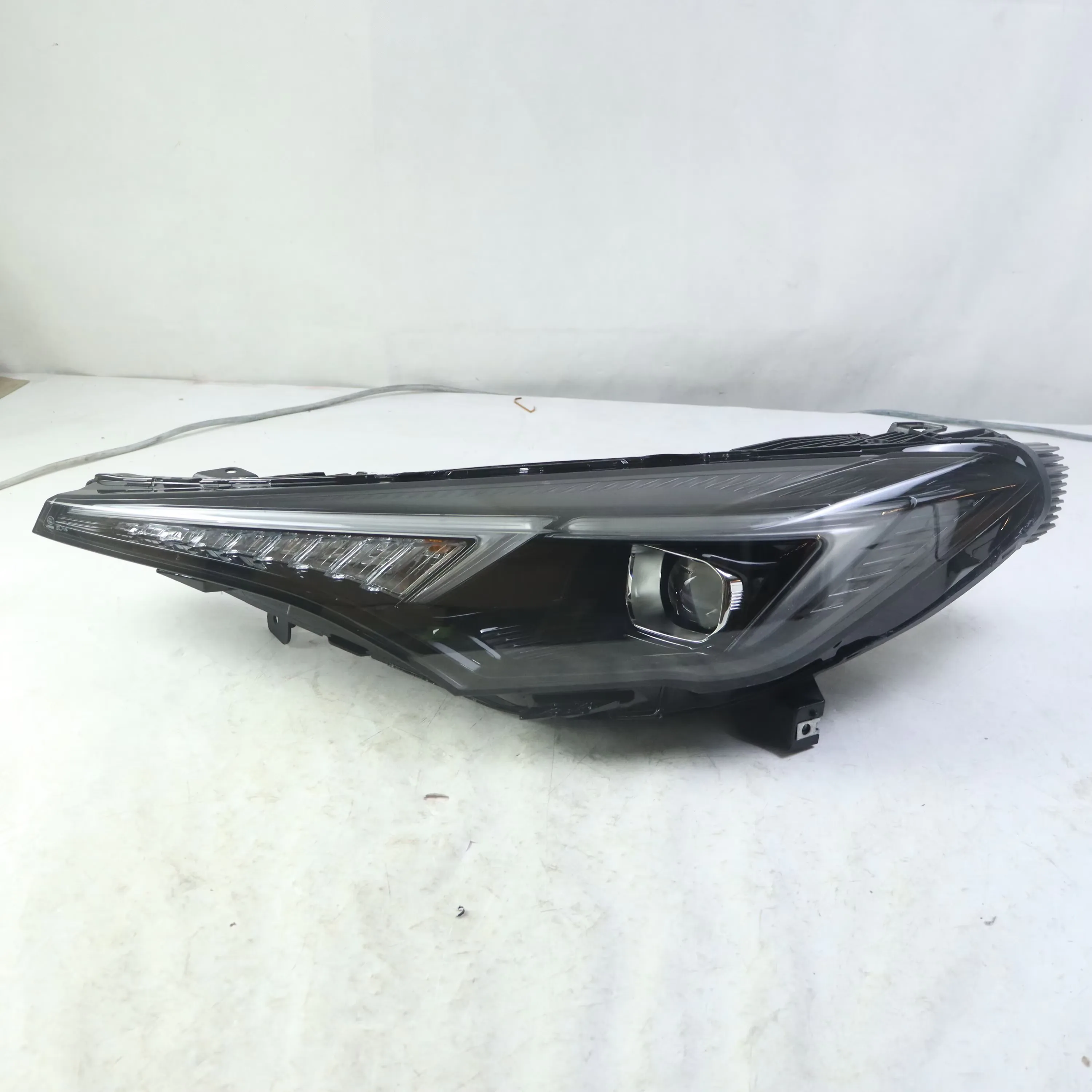 Auto Spare Parts Front Headlight for CHANGAN EADO PLUS OEM C211F280501-0103 product photo