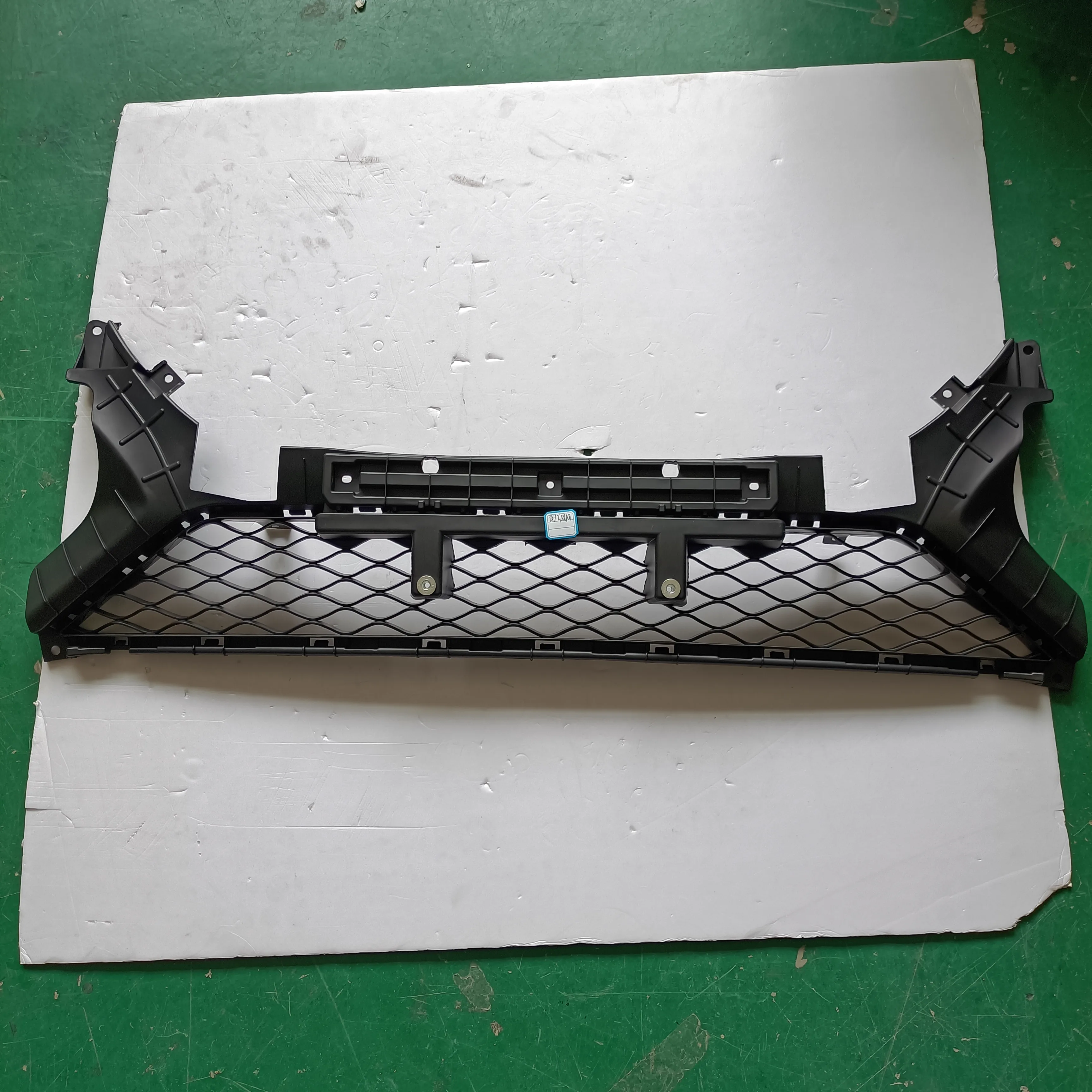 Auto Spare Parts Front Lower Bumper Grille for MG6