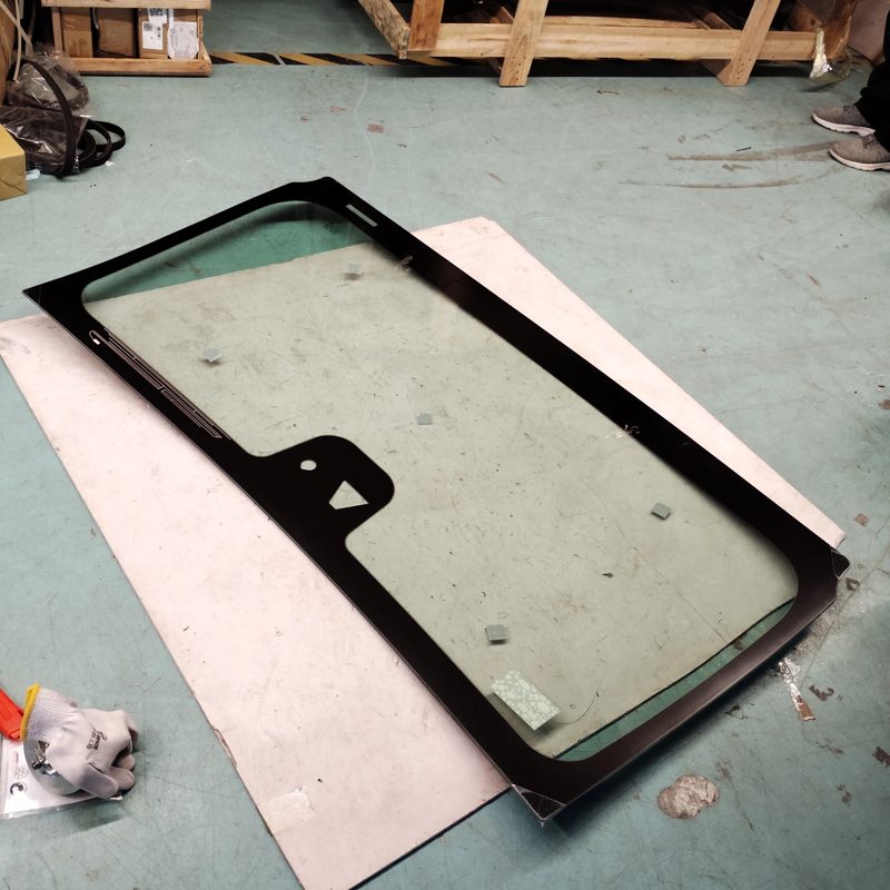 Auto Spare Parts Windshield Glass Front Glass for Maxus LDV D90 2019- — photo 3