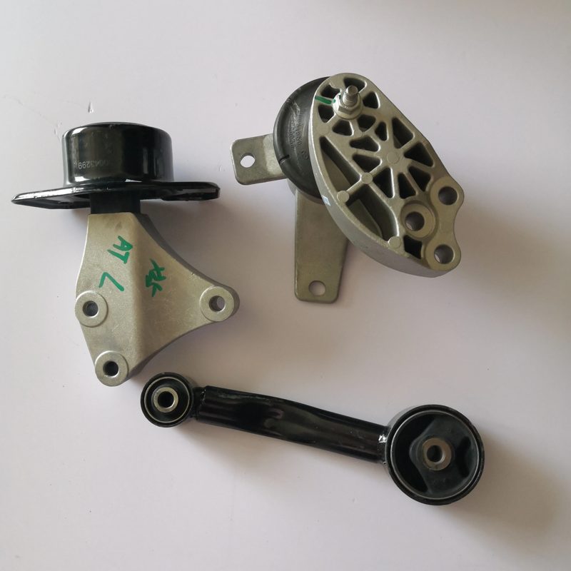 Brace Engine Mounting Set/3PCS for Baic Senova X25 1.5L 2015-2019 — photo 3