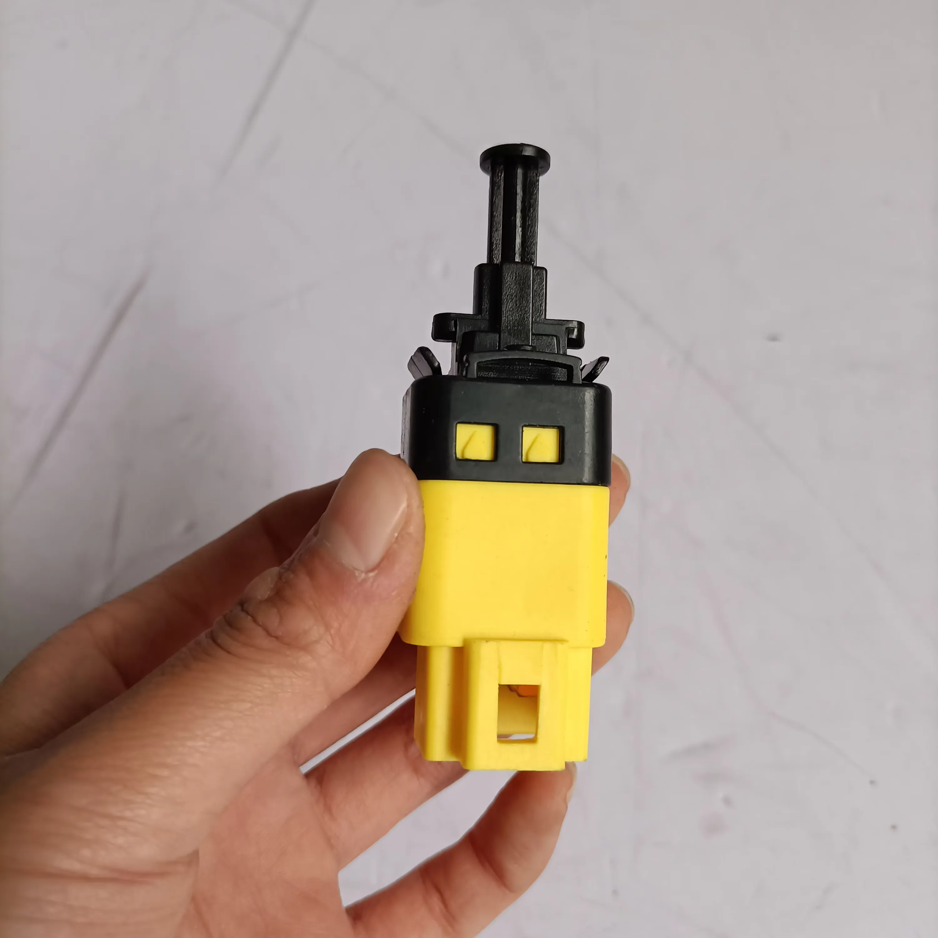 Brake Light Switch for BAIC X25 Senova X25 D20 product photo