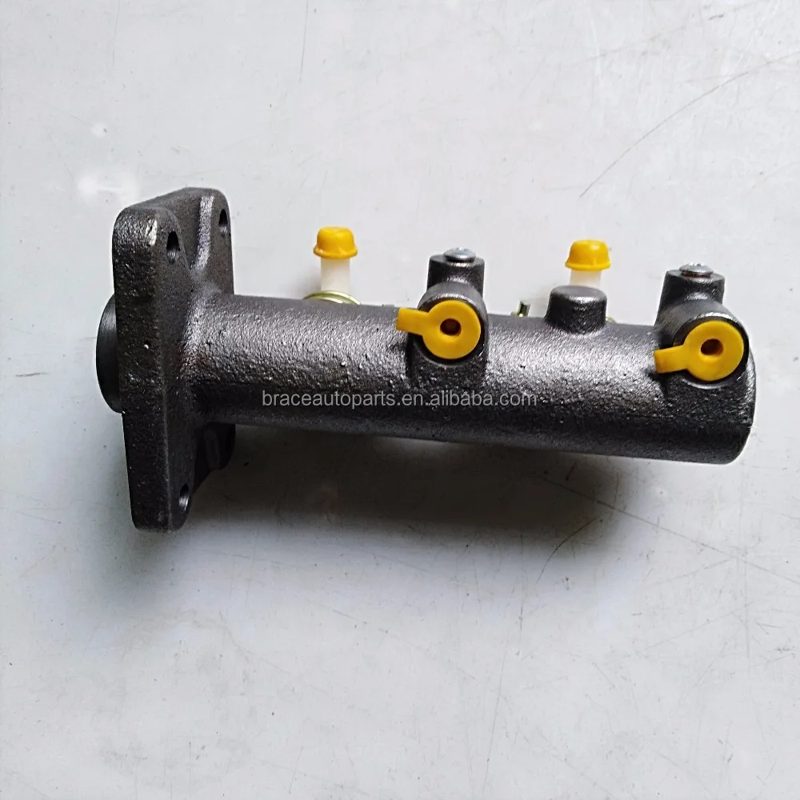 Brake Master Cylinder for FAW GF3600 Truck CA1041K26L-3 — photo 3
