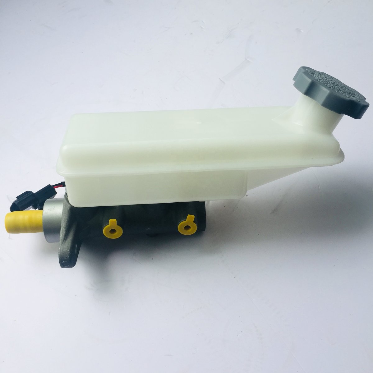 Brake Master Cylinder for JAC M5 T8 OEM:59100-V7010 product photo