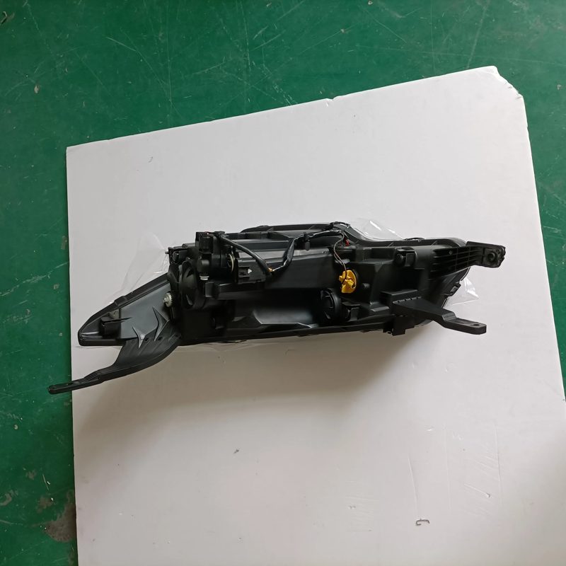 Car Auto Parts Headlight RH for MG ZS 10266528 — photo 2