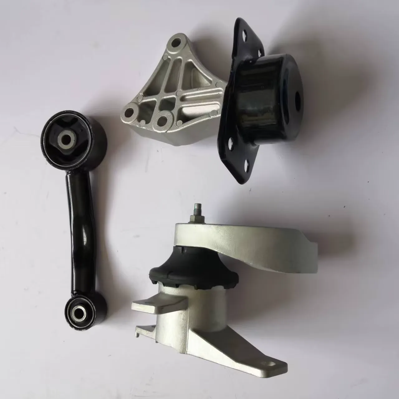 Car Engine Mount Set/Engine Bracket Set for Baic X25 Automatic/Micro X25 product photo