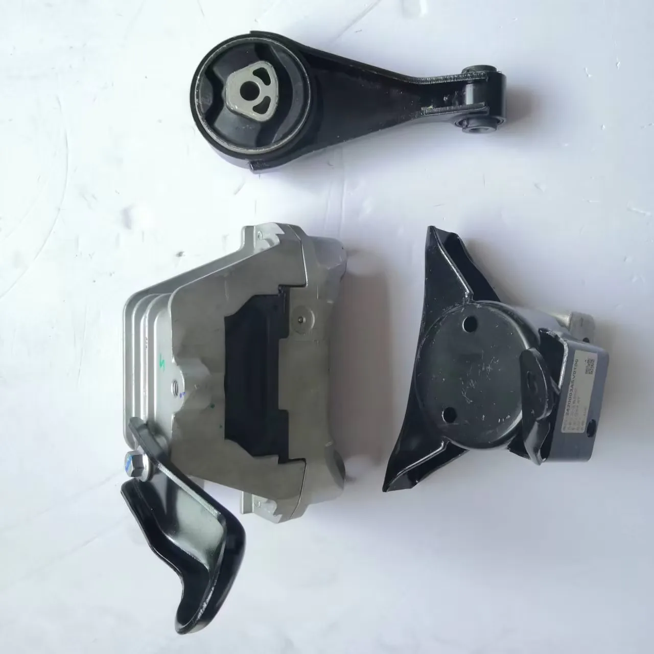 Car Engine Mount Set/Engine Bracket Set for GAC GS4/Trumpchi GS4 product photo