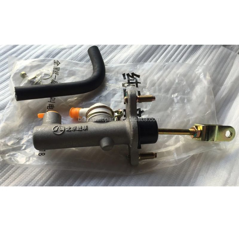 Clutch Master Cylinder for Geely Emgrand 7 EC718 OEM 1064000071 — photo 3