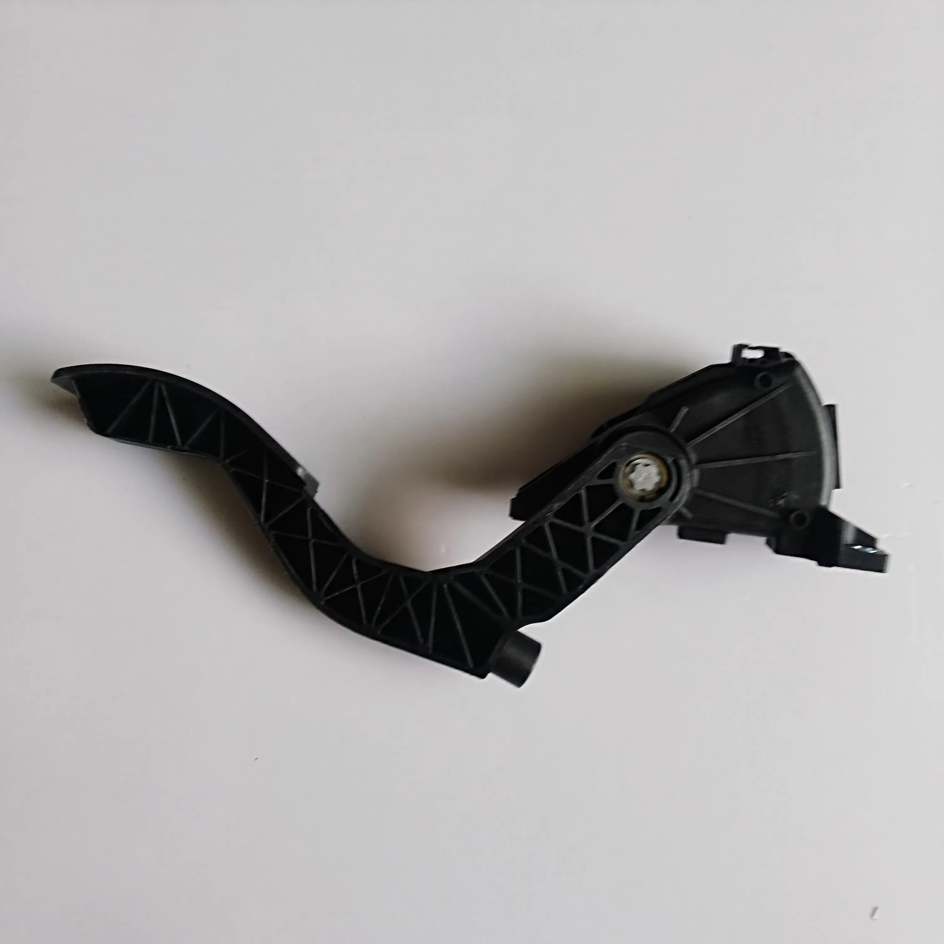 Electronic Accelerator Pedal for Chery QQ IQ Sweet S11-1108010EA product photo