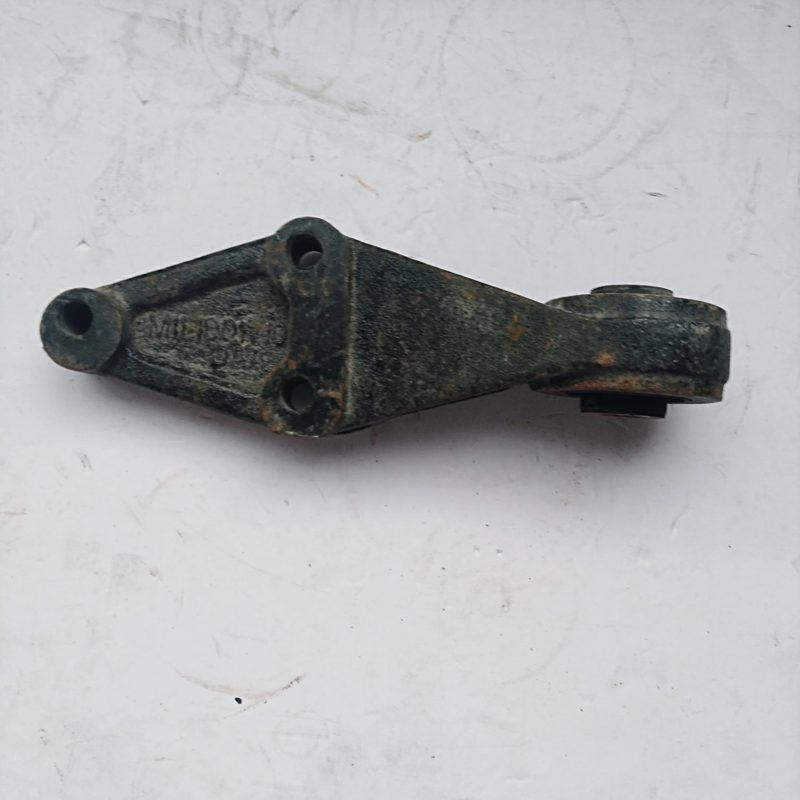 Engine Mount for Chery A3 Niche Cielo OEM M11-1001110 M11-1001310 — photo 4