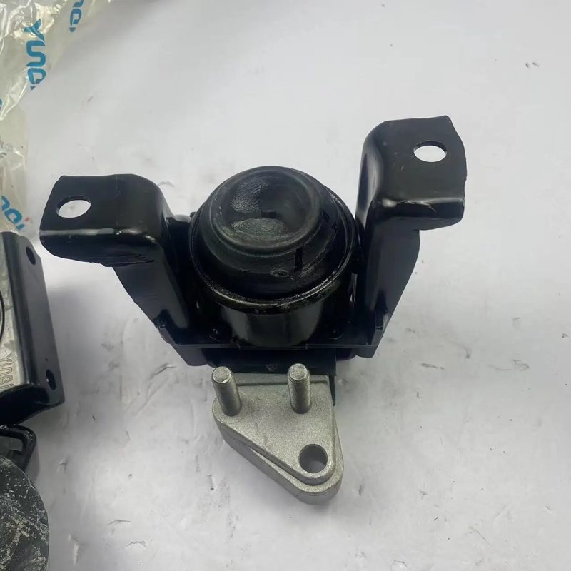Engine Mount Set for Geely Emgrand EC718 — photo 3