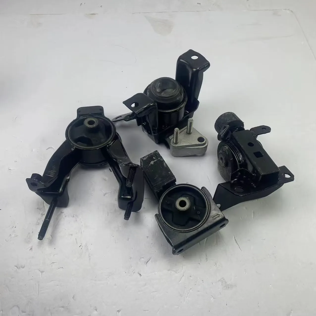 Engine Mount Set for Geely Emgrand EC718 product photo