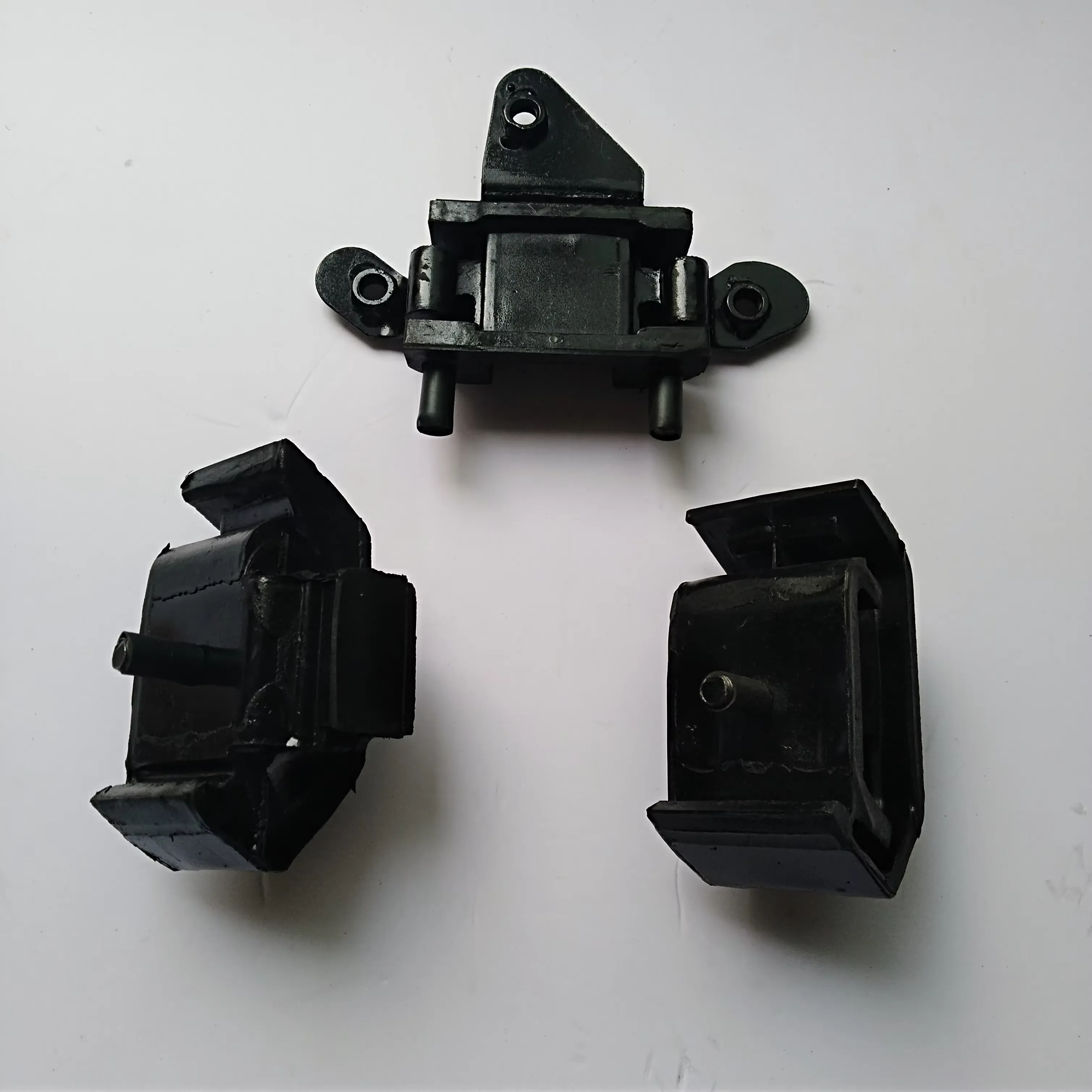 Engine Mount Transmission Mount for Suzuki Maruti Alto product photo