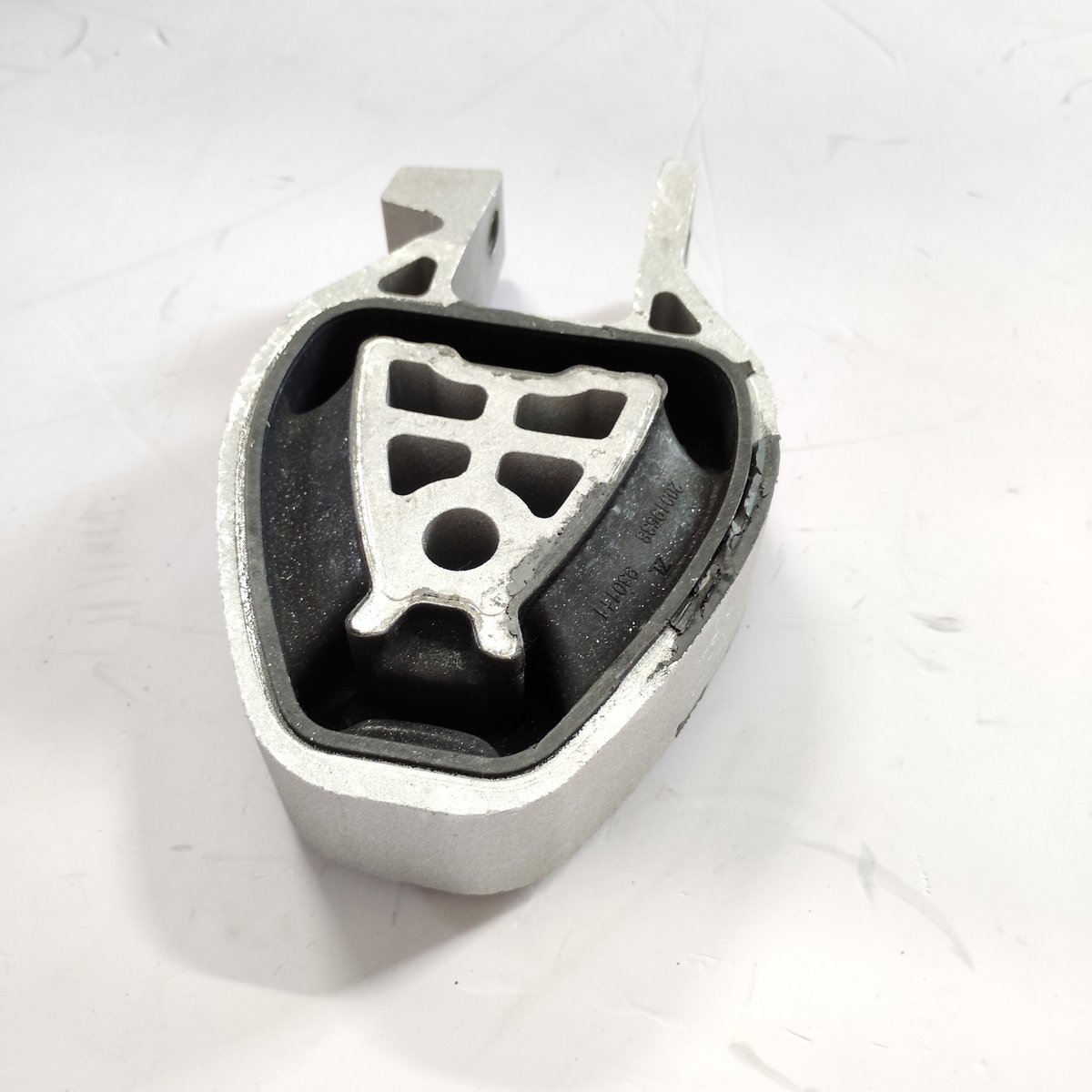 Engine Mount for Geely Coolray SX11 1077062300 product photo