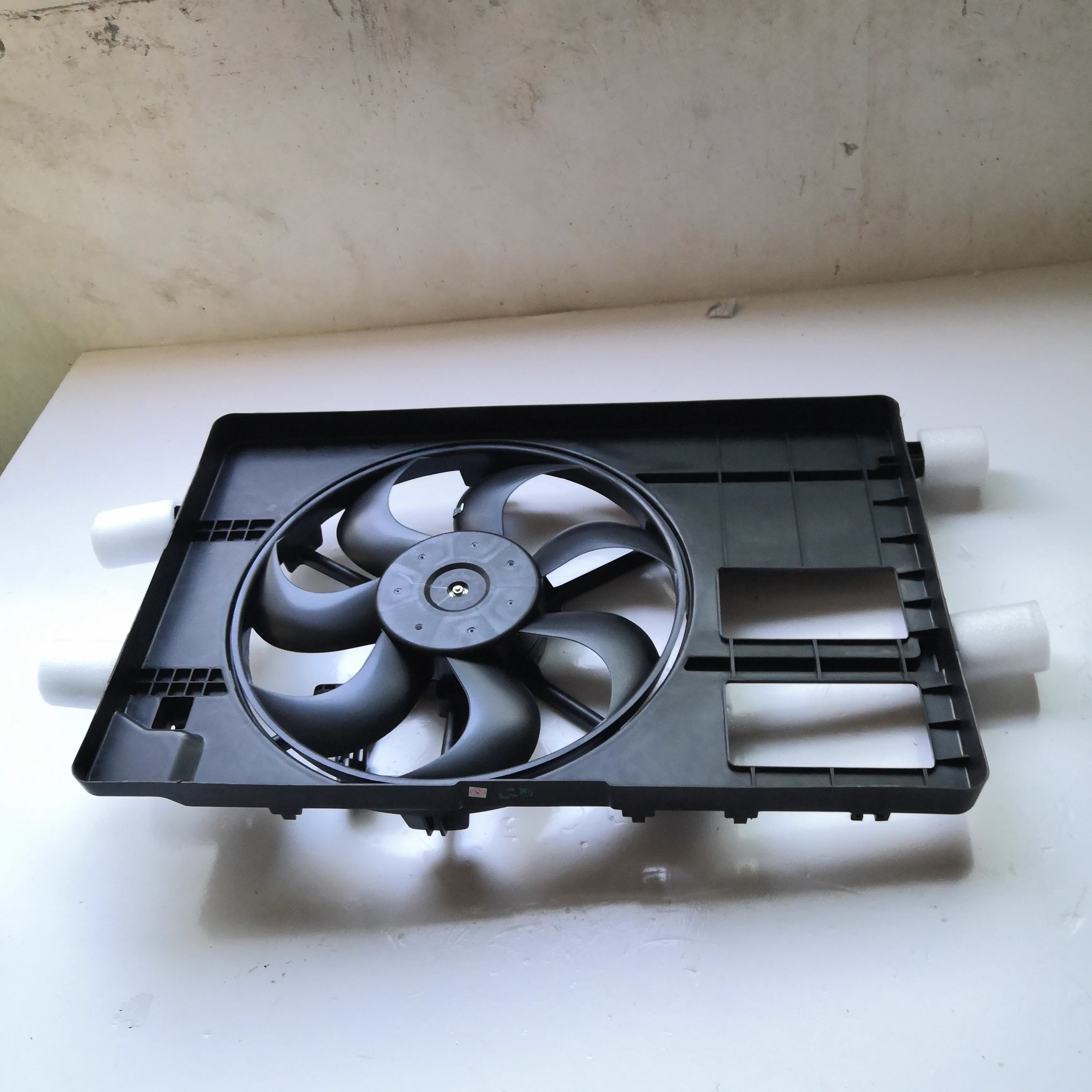 Engine Radiator Fan for Haima M3 MA12-15-100AL1 product photo