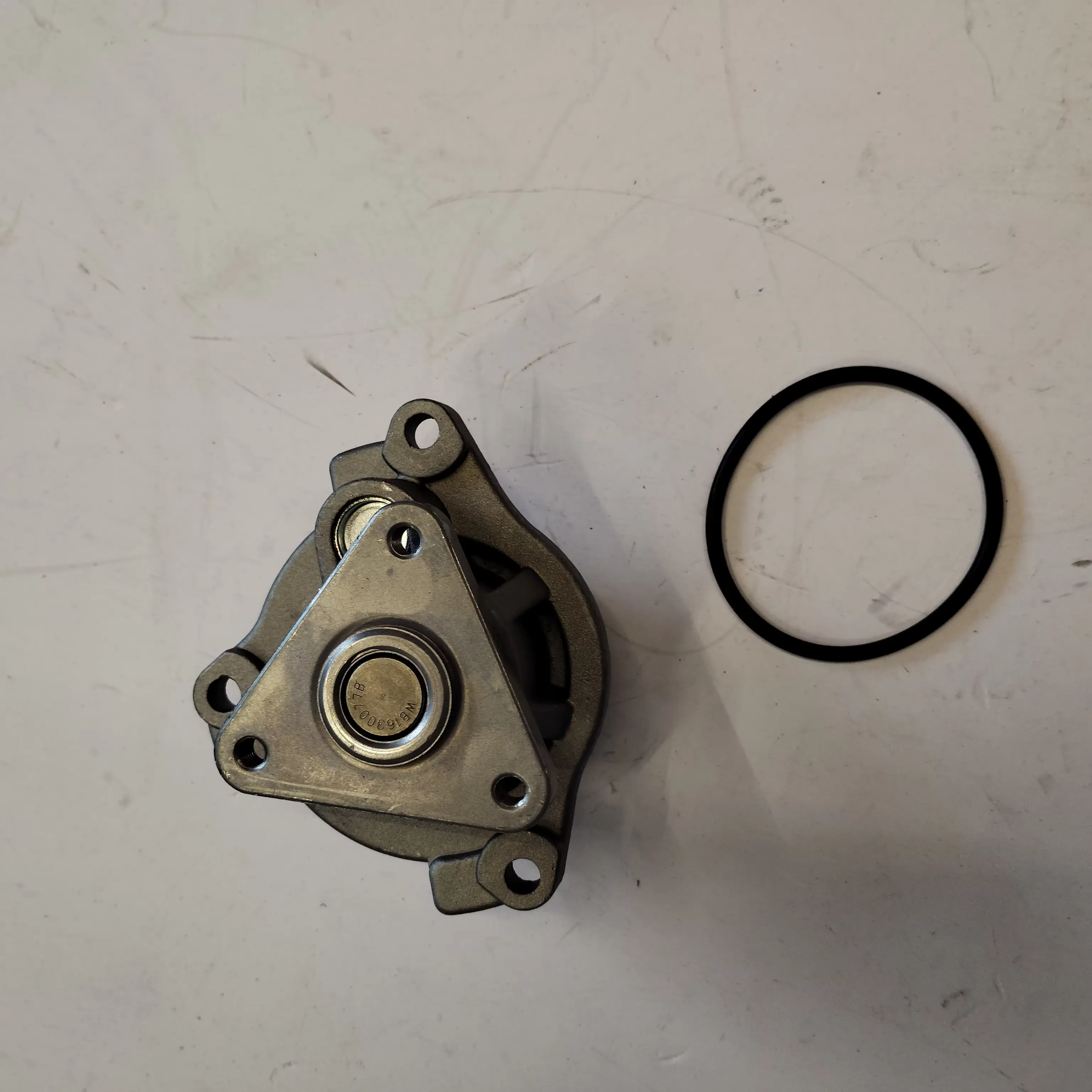 Engine Water Pump for MG3 product photo