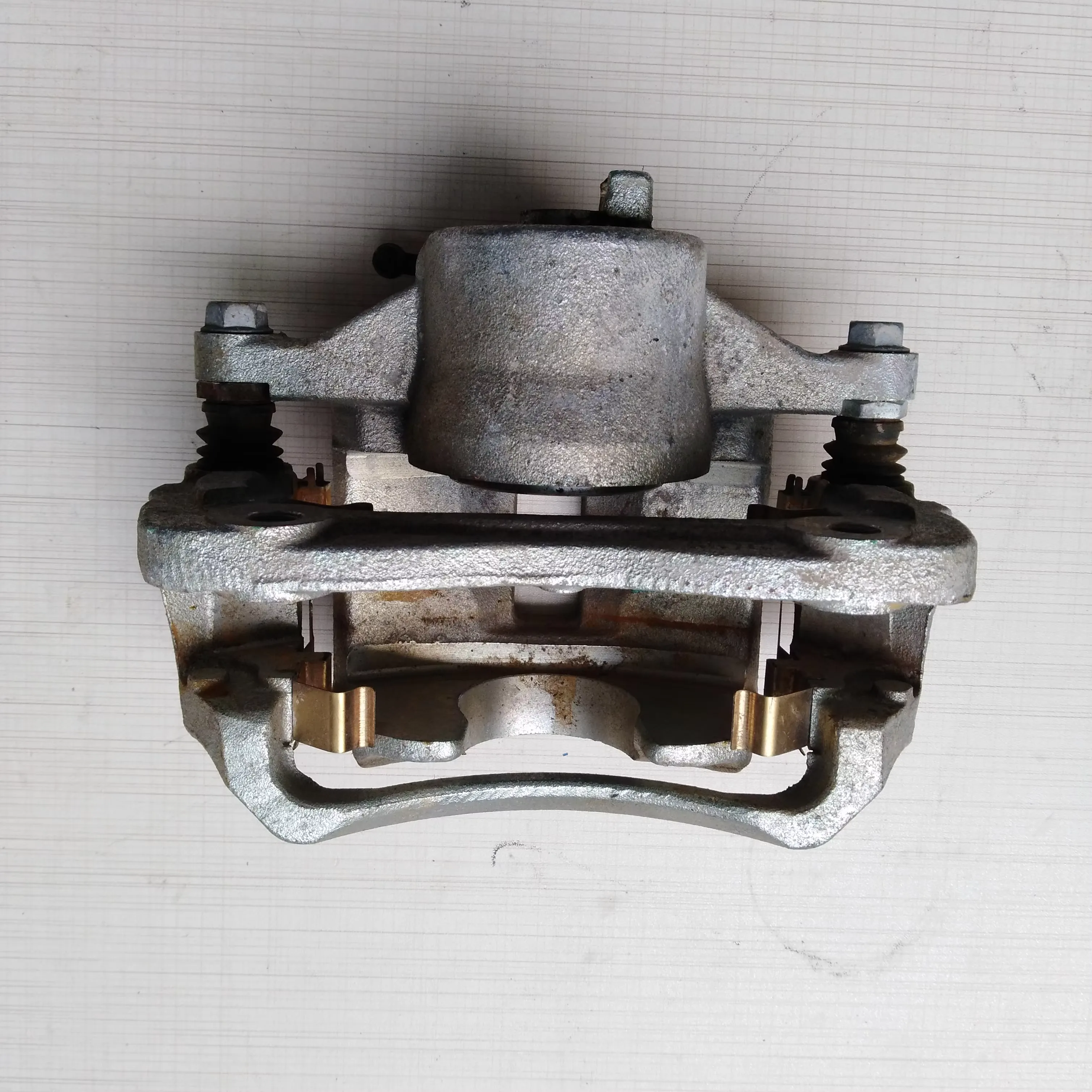 Front Brake Caliper for DFM Dongfeng Glory 580 3501100-SA01 product photo