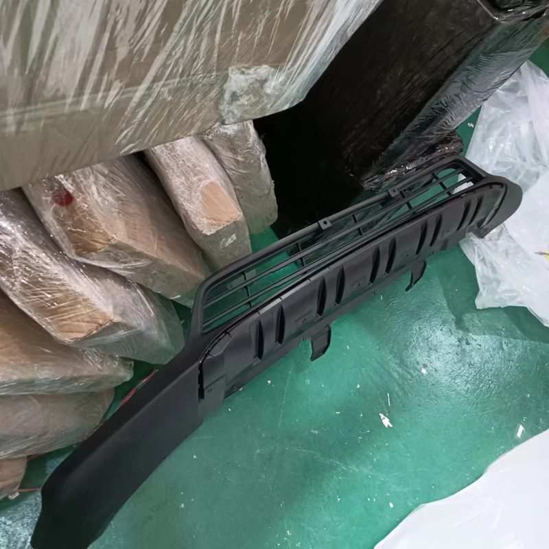 Front Bumper Lower Spoiler for MG RX5 OEM 10224555 — photo 2