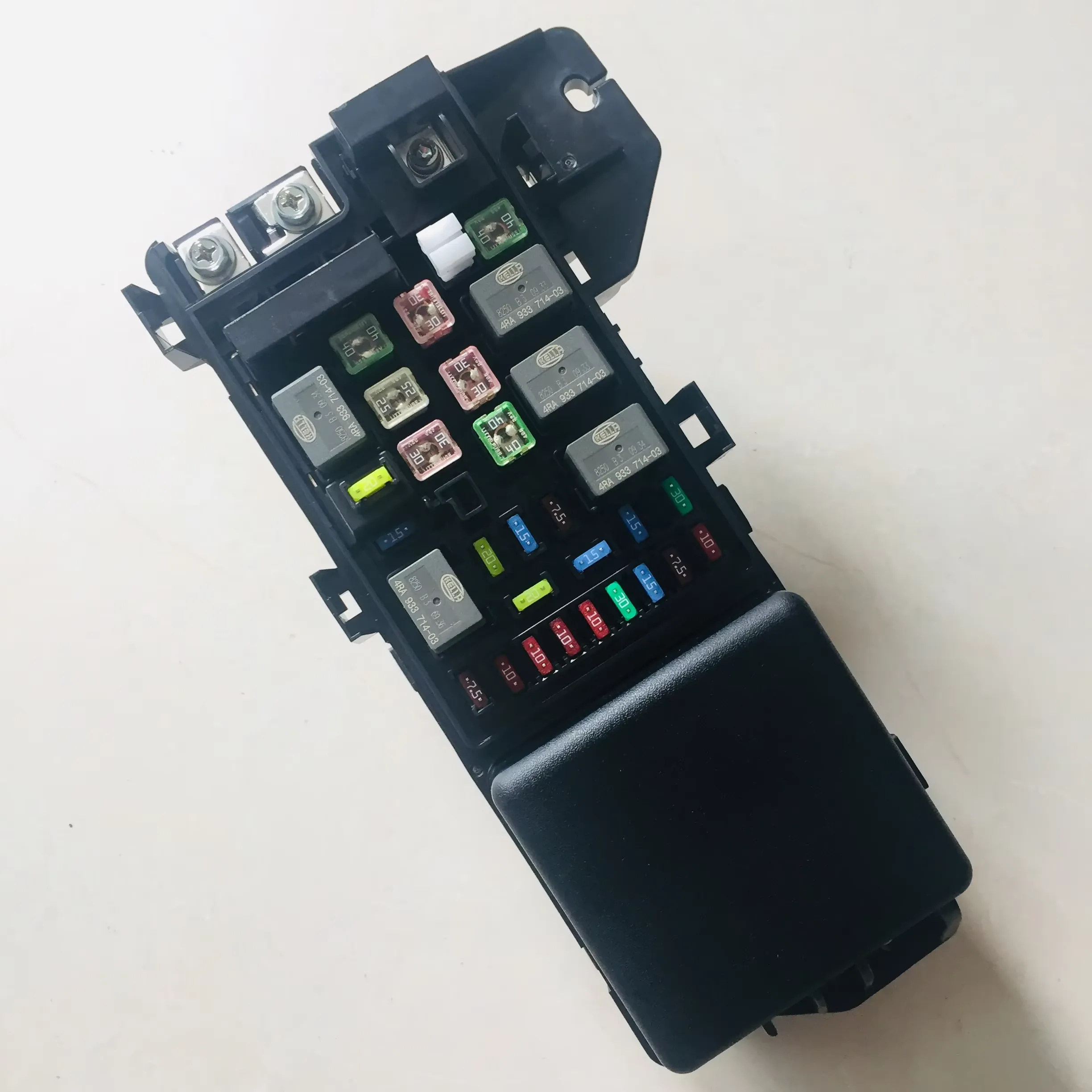 Front Cabin Distribution Box  for BYD S6 F6 G6 S7 OEM  M6-3722020A product photo