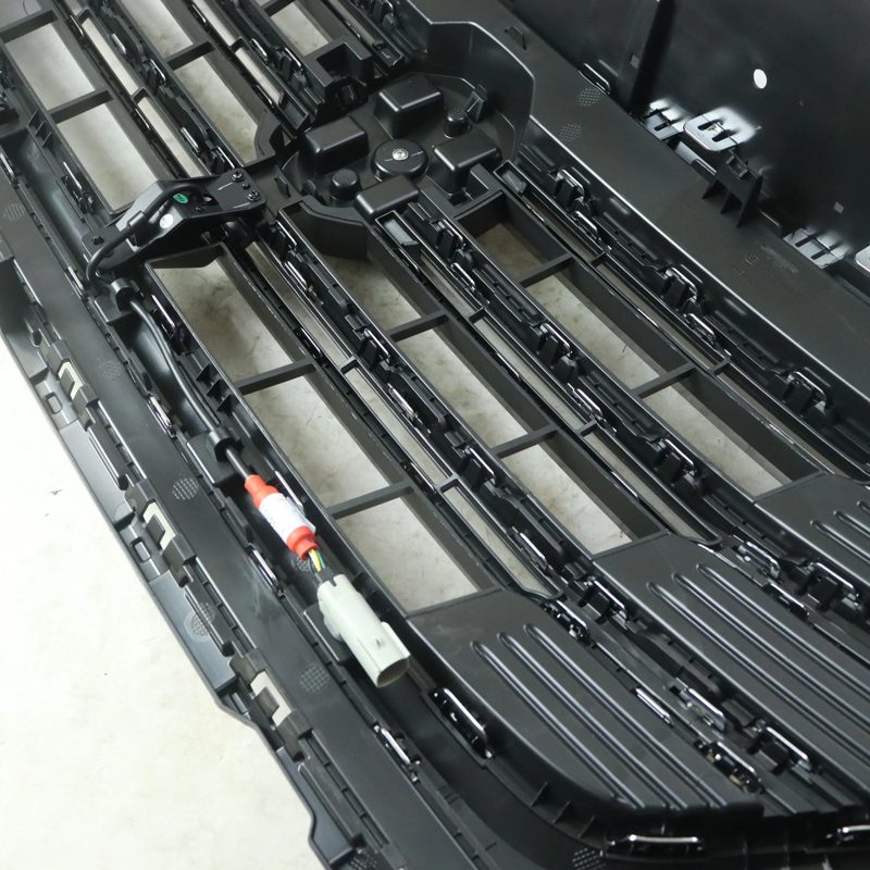 Front Grill For MG Roewe RX8 OEM 10203844 — photo 3
