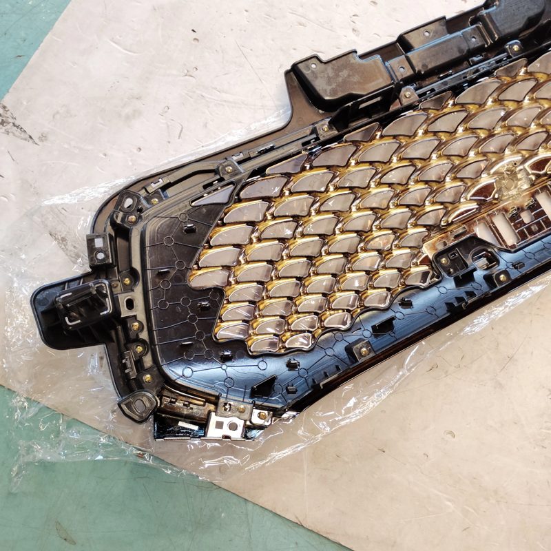 Front Grill with Front Camera Hole for Great Wall HAVAL Jolion First Love 2022- OEM 5500180XST01A — photo 3
