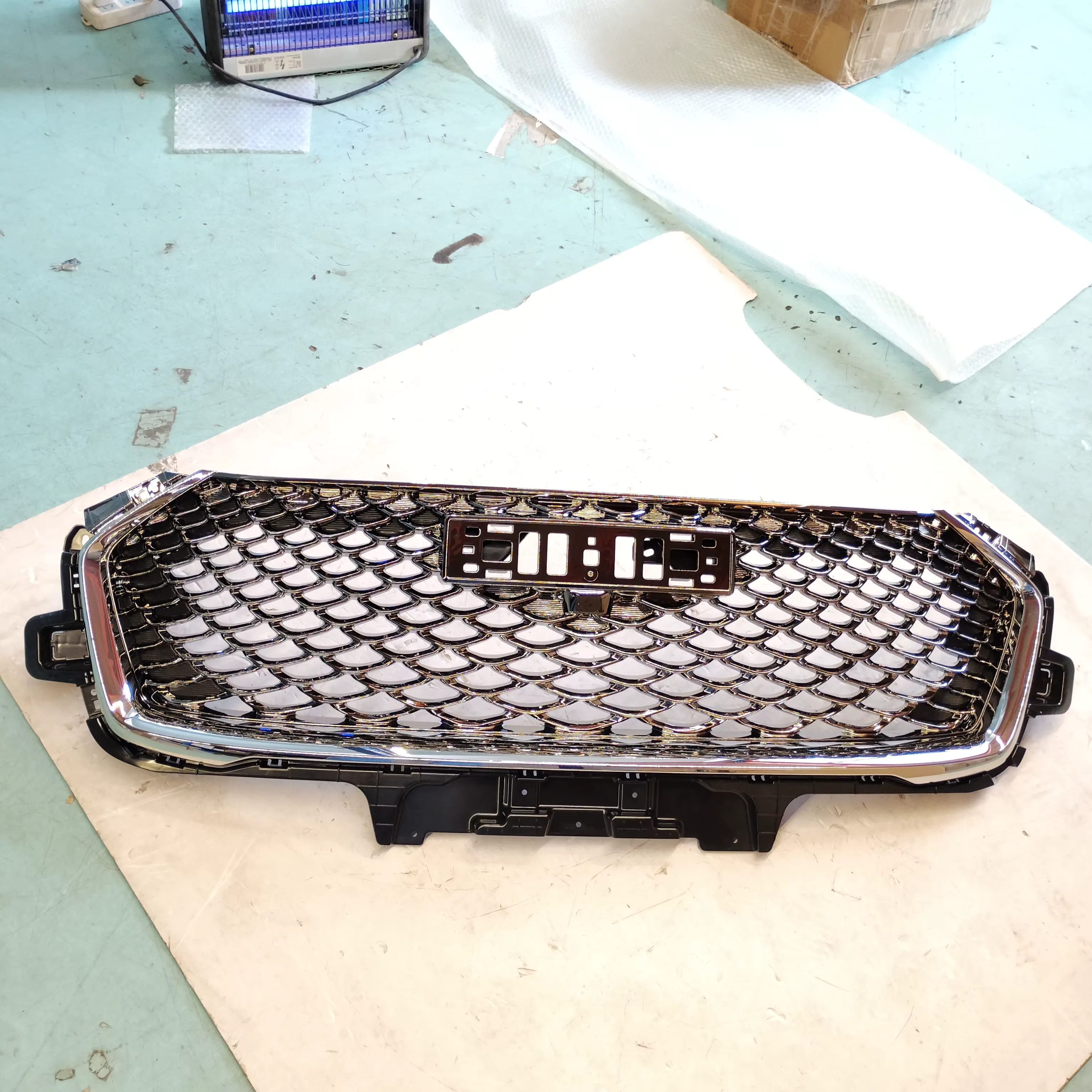 Front Grill with Front Camera Hole for Great Wall HAVAL Jolion First Love 2022- OEM 5500180XST01A product photo