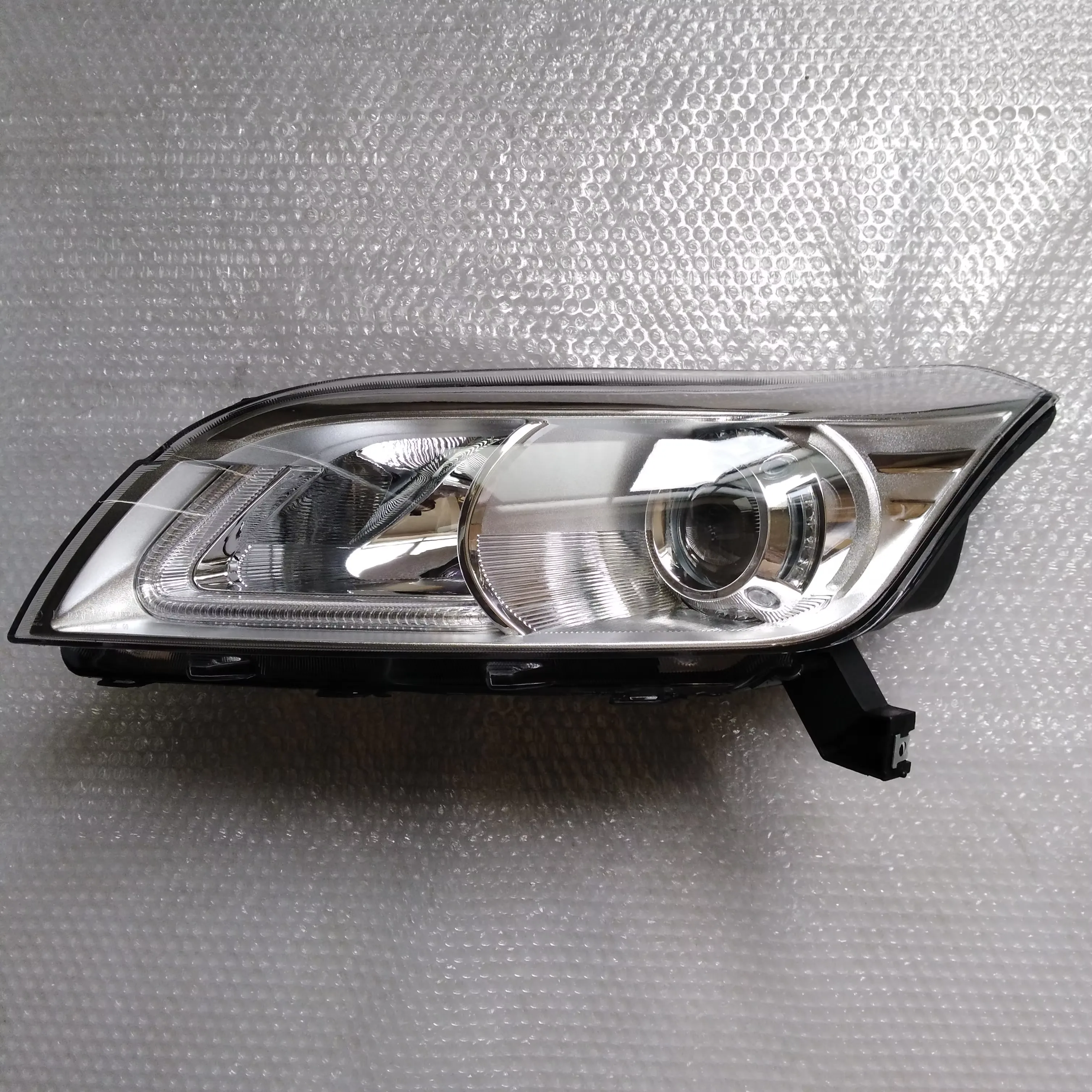 Head Lamp for Lifan X60 SUV OEM S4121100 S4121200 product photo