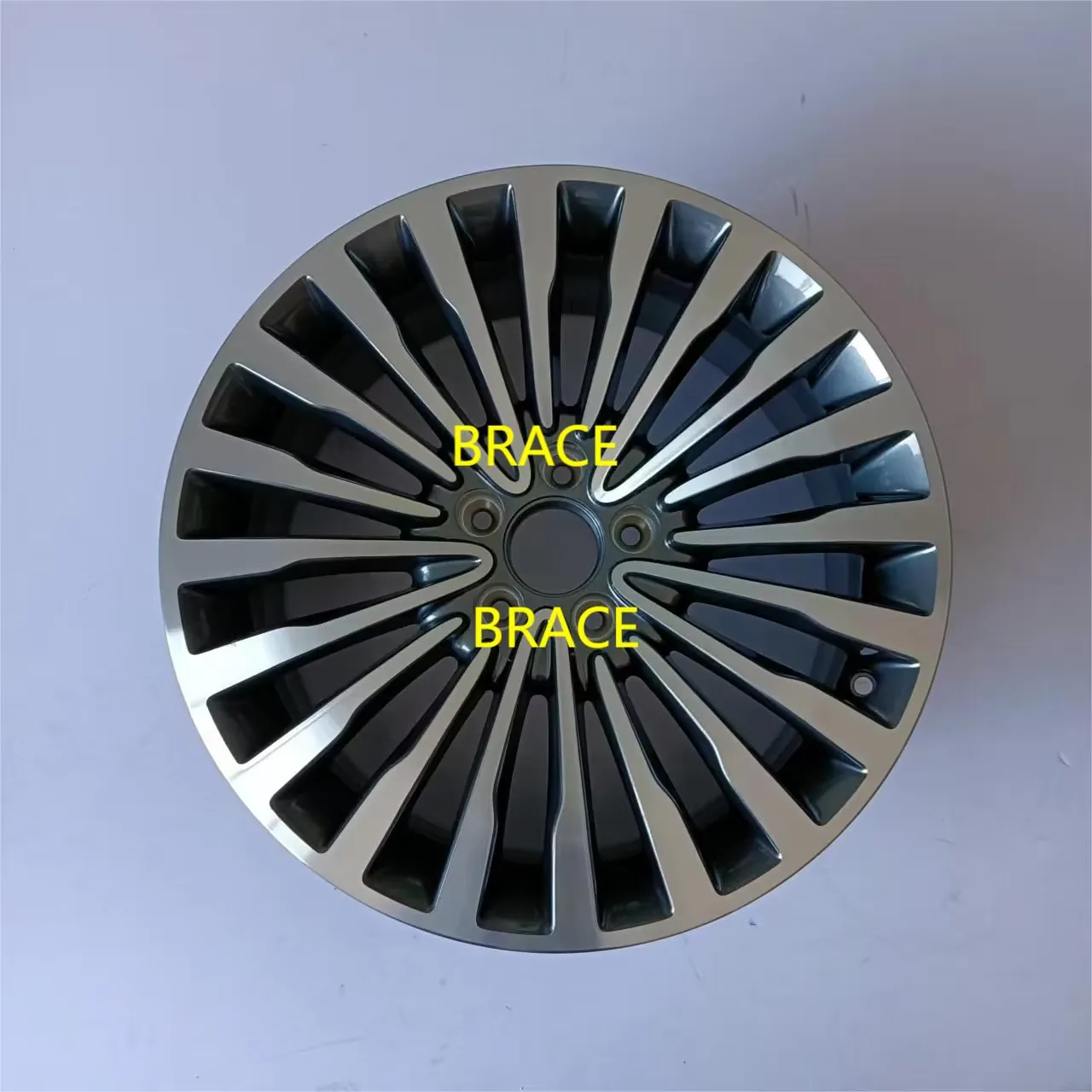 High Quality 18 Inches Wheel Rim Wheel Hub for Trumpchi GA8 320T 2.0T 2017 OEM 311001BAL0200A6 product photo