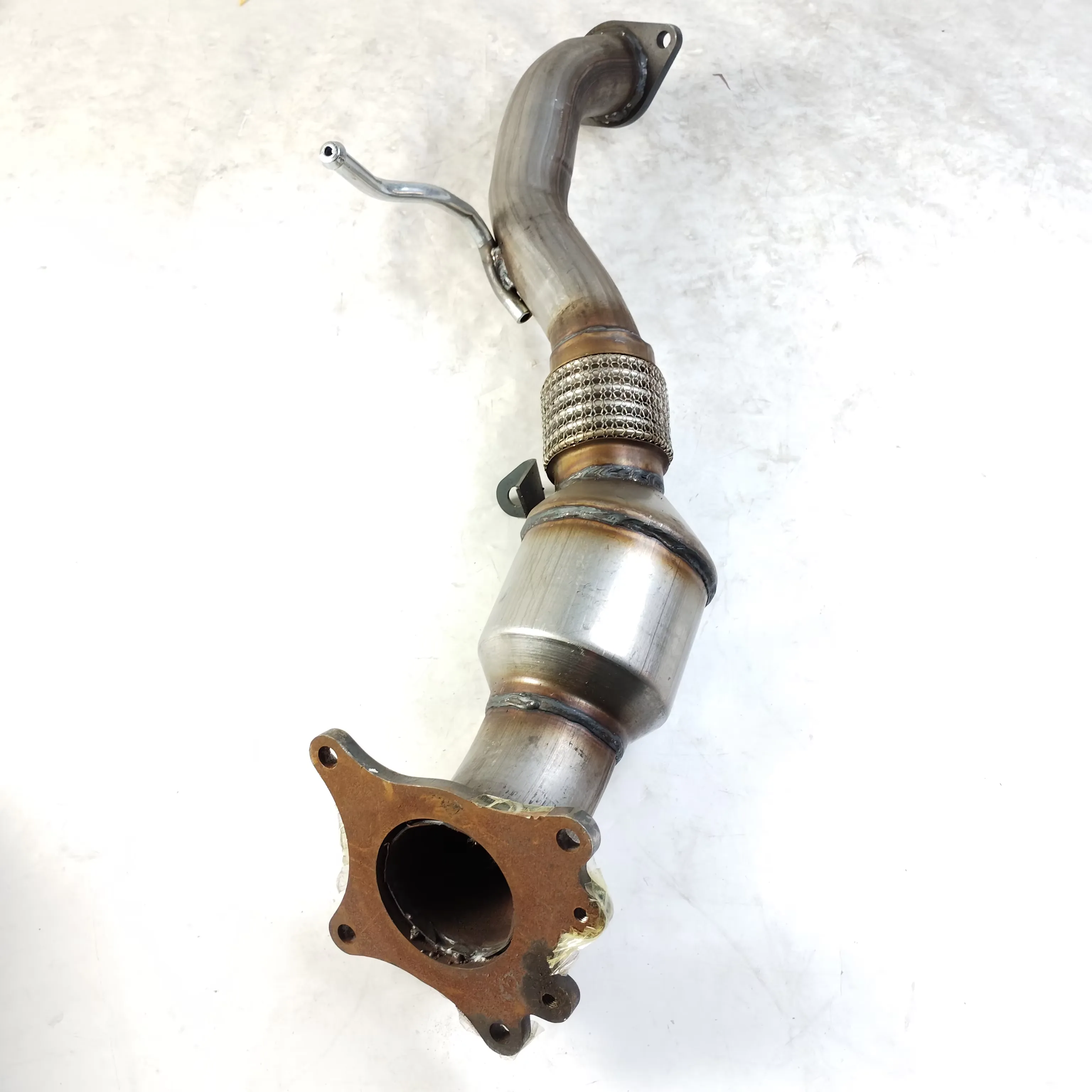 High Quality Catalytic Converter Muffler for Baic BJ40 Plus 4G20T13 B00010634 product photo