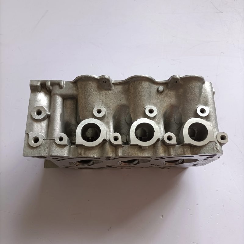 High Quality Cylinder Head for Daihatsu Hijet Engine Cb42 G100 — photo 2