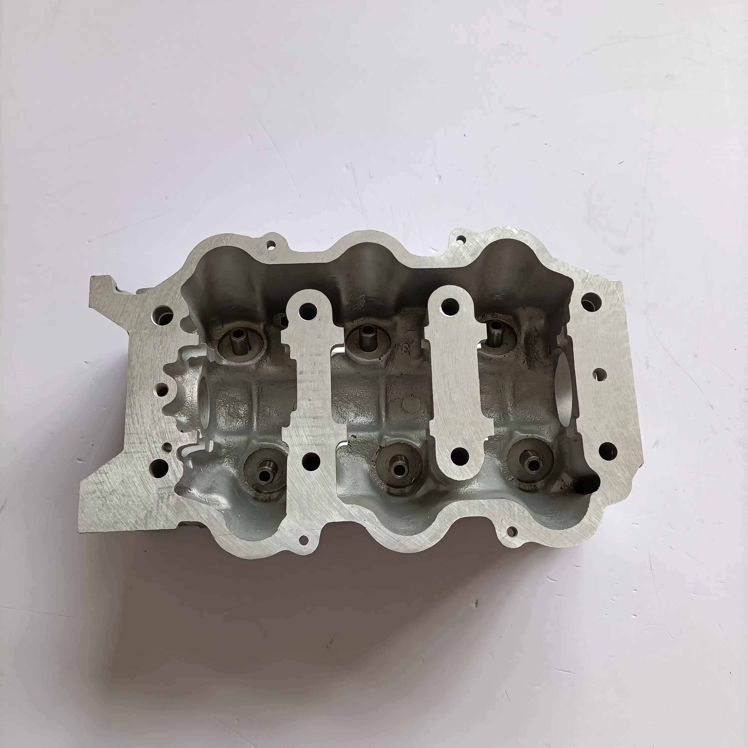 High Quality Cylinder Head for Daihatsu Hijet Engine Cb42 G100 product photo