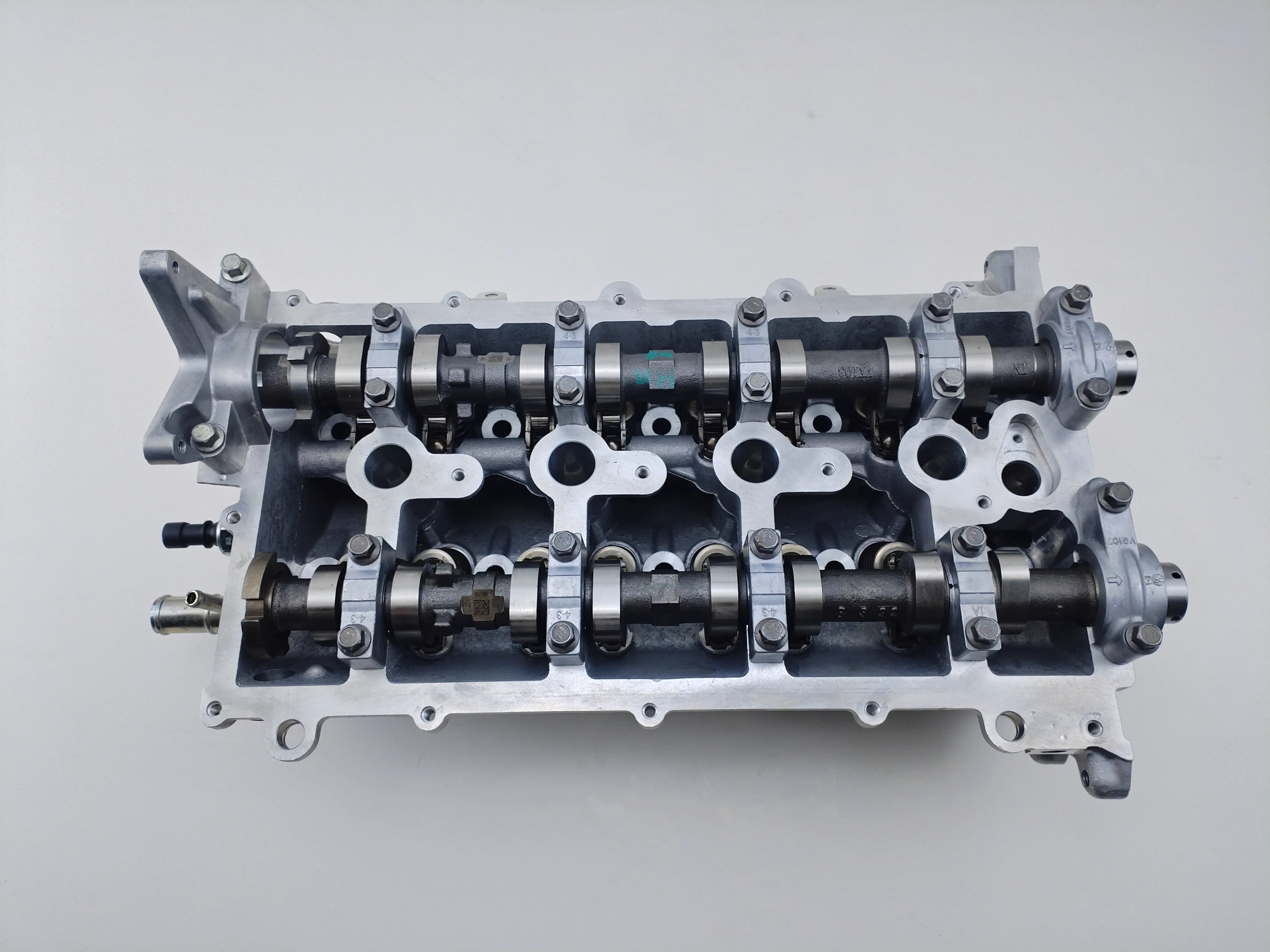 High Quality Engine Cylinder Head Assembly for GAC Trumpchi GA8 2.0T Auto Parts product photo