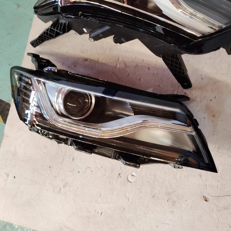 Hight Quality Front Headlamp for MG ROEWE MG Roewe RX5 10223921 10223922 — photo 3