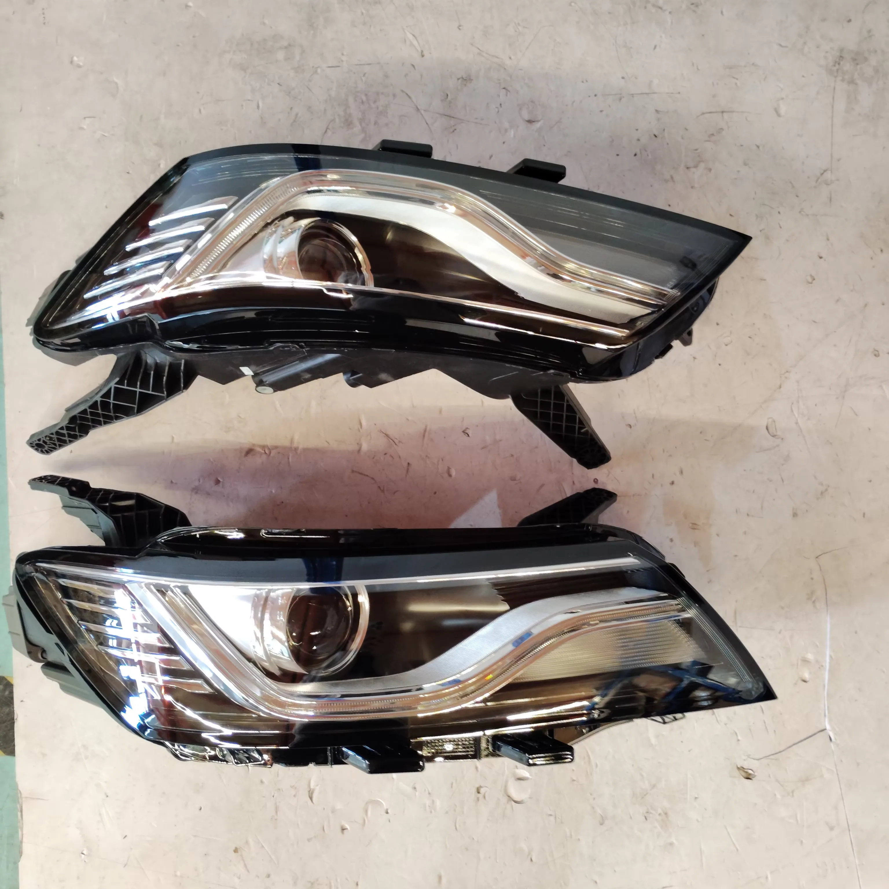 Hight Quality Front Headlamp for MG ROEWE MG Roewe RX5 10223921 10223922