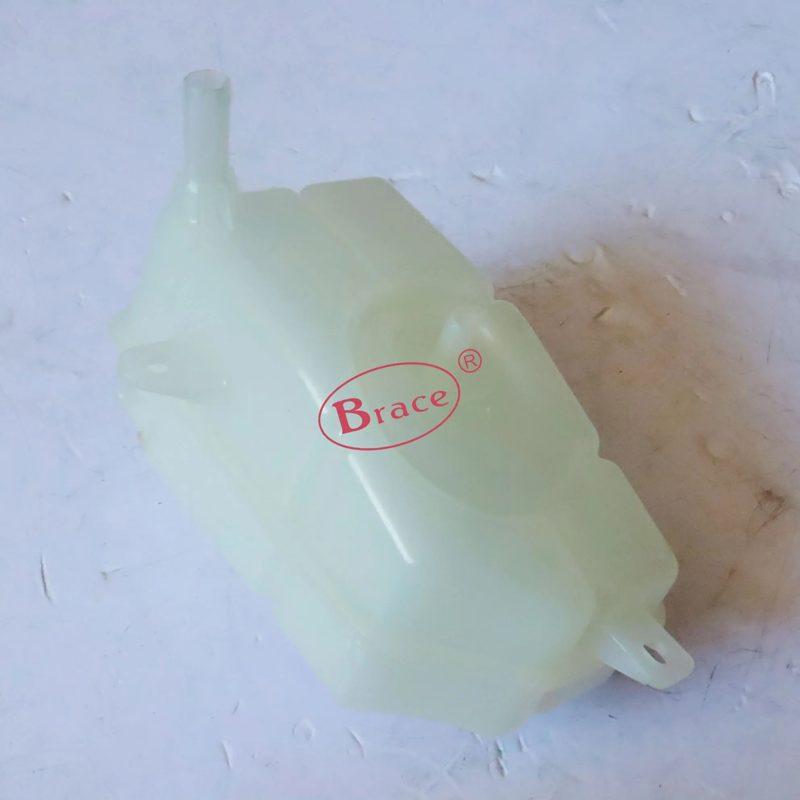 J11-1311110 Car Auto Parts Water Tank Expansion Tank for Chery — photo 2